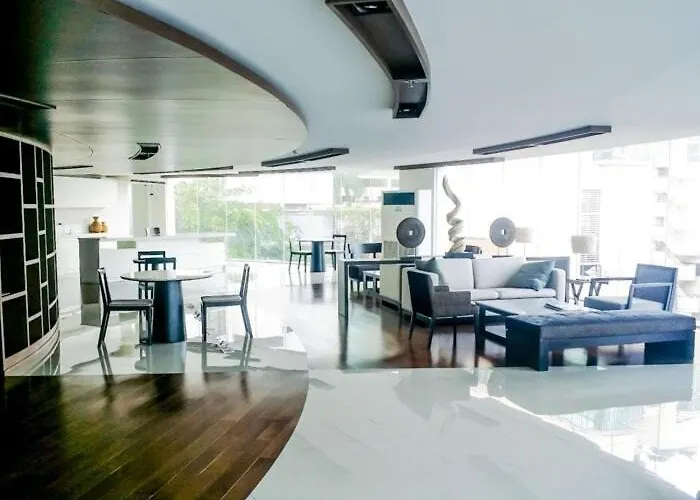 Comfy Entire Steps To Bts & Mrt Sukhumvit Min 14 Nights